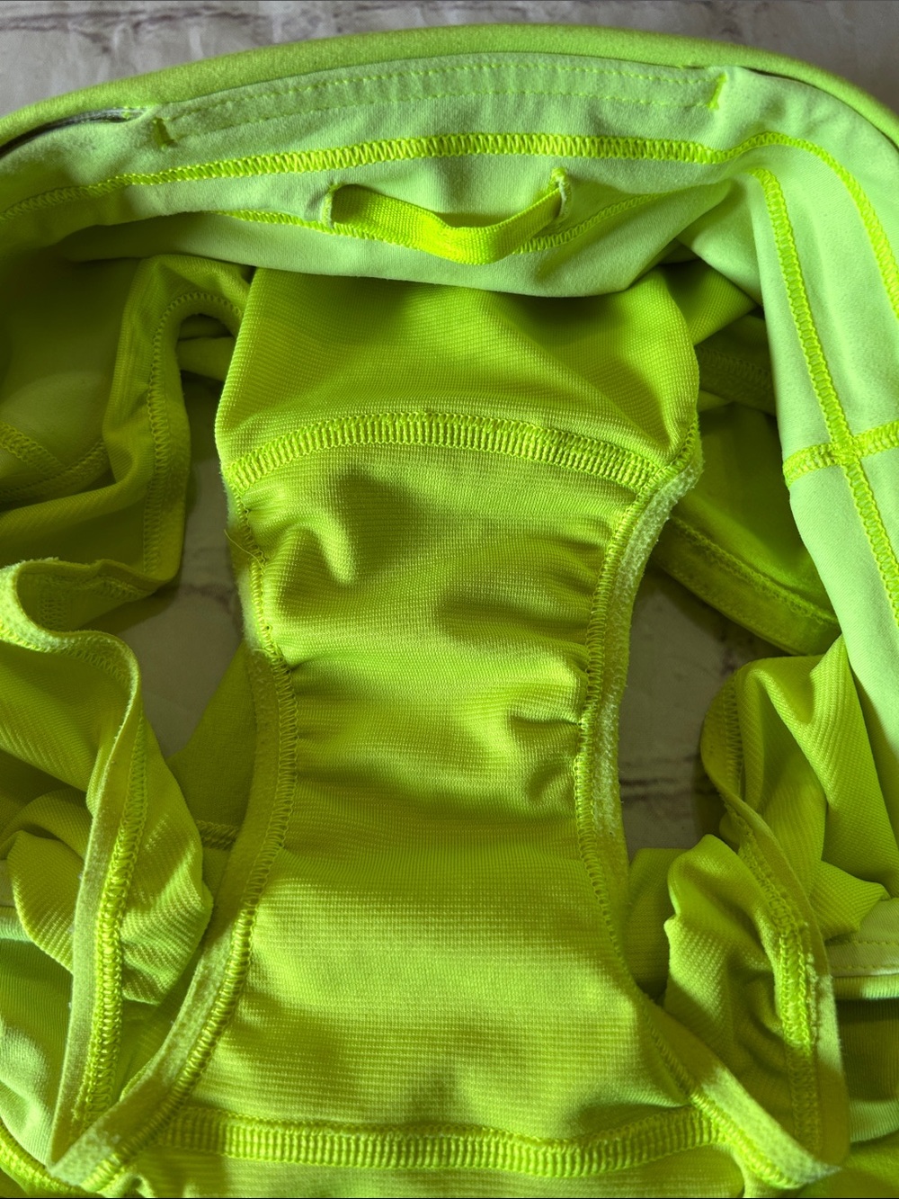 Lululemon Speed Up Mid-rise 4” Highliter Yellow Neon Running Short Size 2 XS - Picture 7 of 7